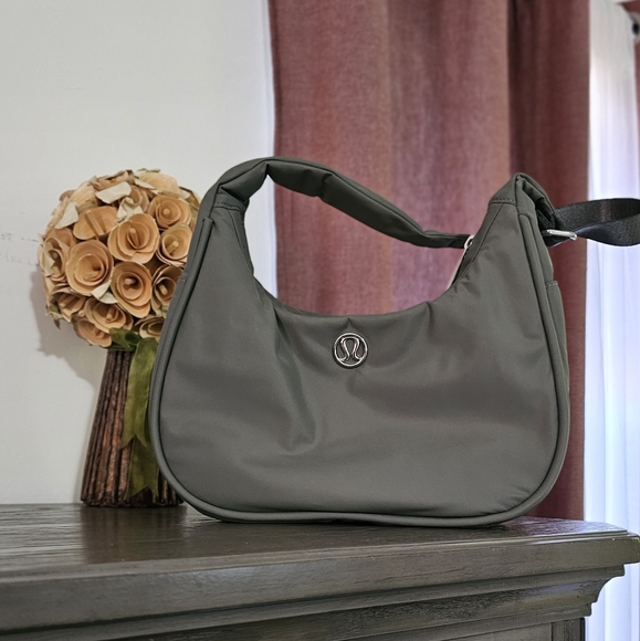 Lululemon shoulder bag - Picture 10 of 10